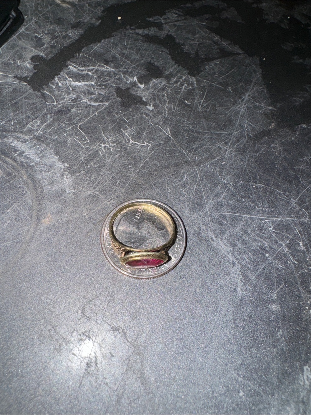 Vintage Gold Ring with Pink Oval Stone - Picture 5 of 5